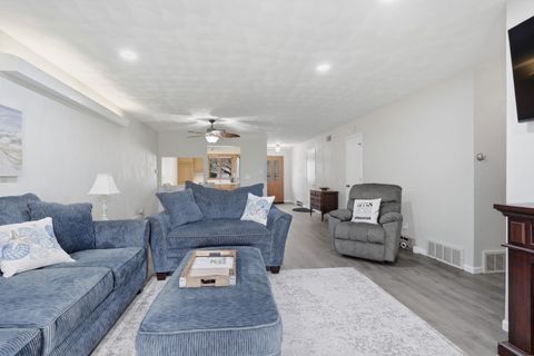 Tiny photo for 944 S Iowa Street #2, Geneseo, IL 61254 (MLS # 12615534)