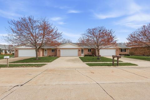 Tiny photo for 944 S Iowa Street #2, Geneseo, IL 61254 (MLS # 12615534)
