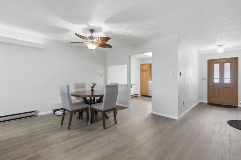 Tiny photo for 944 S Iowa Street #2, Geneseo, IL 61254 (MLS # 12615534)