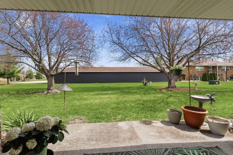 Tiny photo for 944 S Iowa Street #2, Geneseo, IL 61254 (MLS # 12615534)