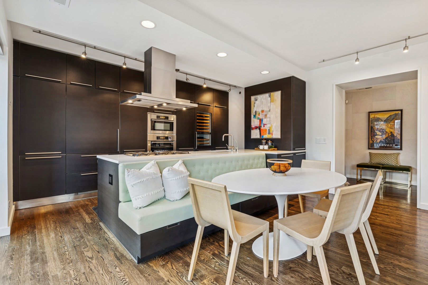 3030 N LAKE SHORE Drive PH401