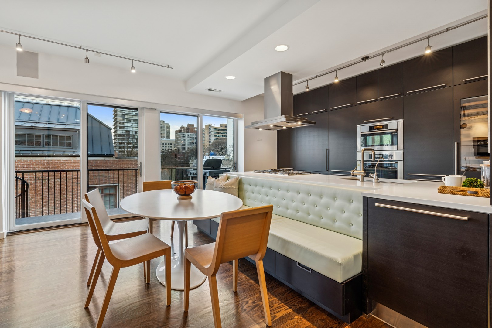 3030 N LAKE SHORE Drive PH401