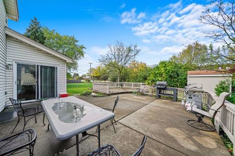 Tiny photo for 304 Sutherland Lane, Bloomingdale, IL 60108 (MLS # 12527069)