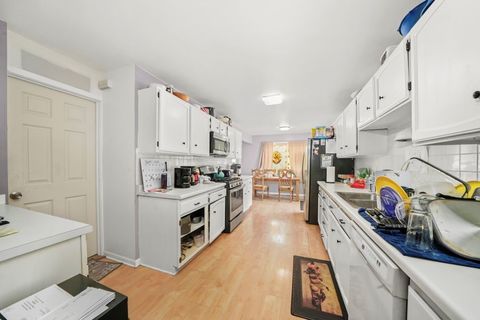 Tiny photo for 304 Sutherland Lane, Bloomingdale, IL 60108 (MLS # 12527069)