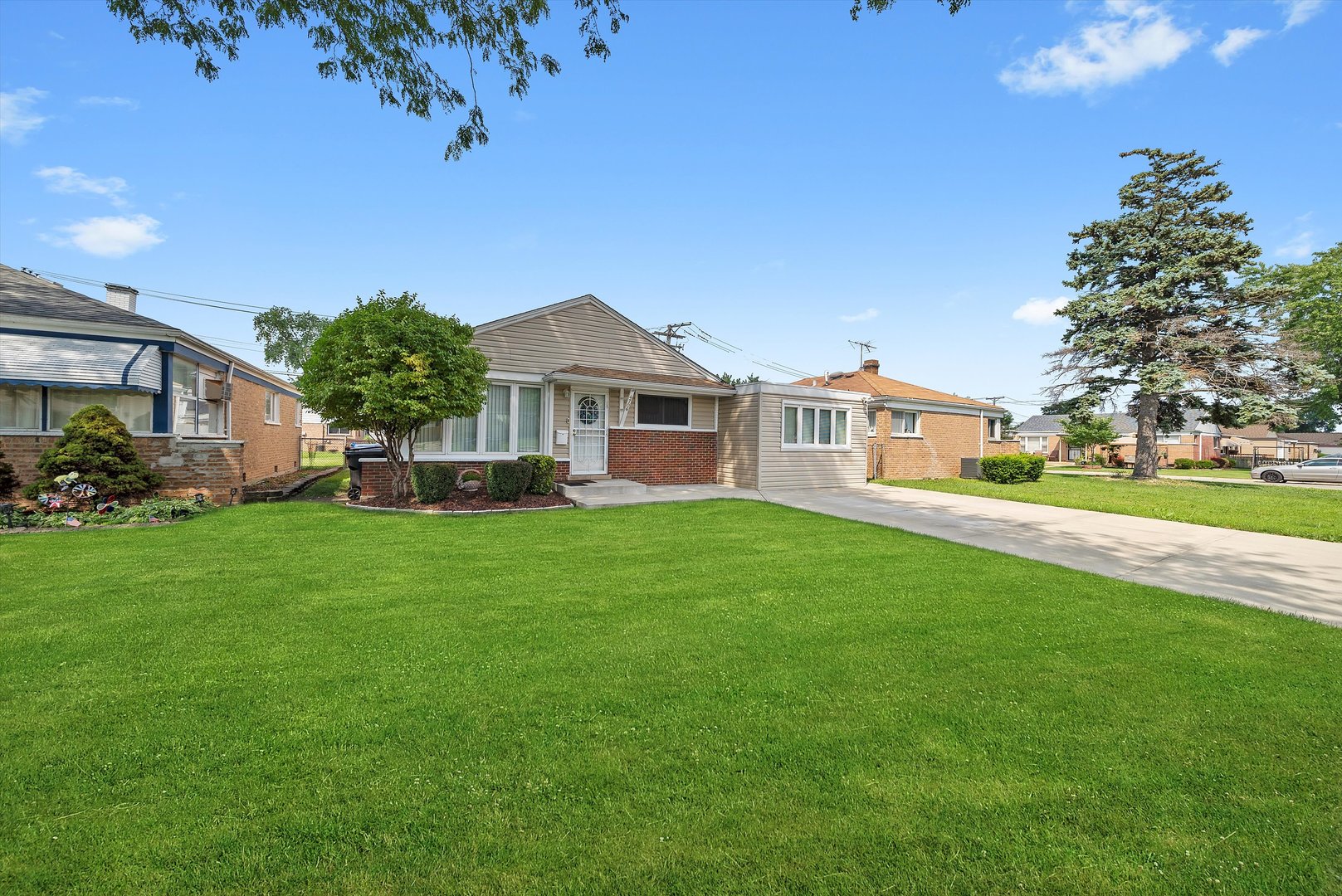 4706 W 82nd Place