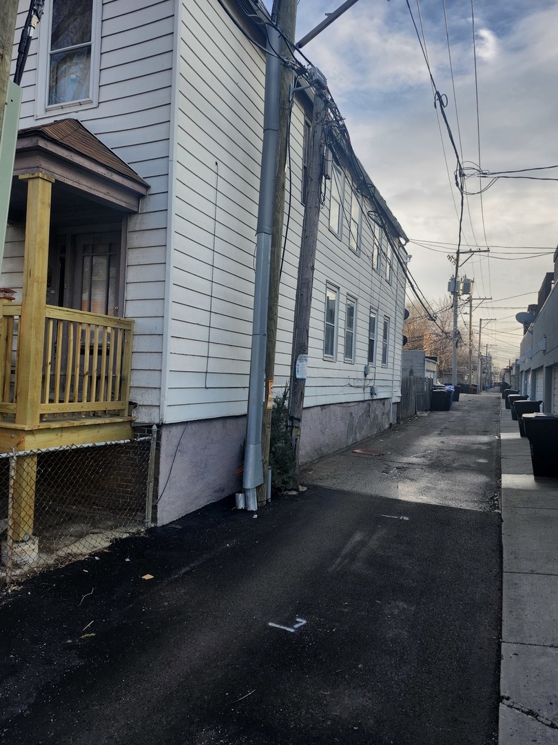 1711 W Augusta Boulevard