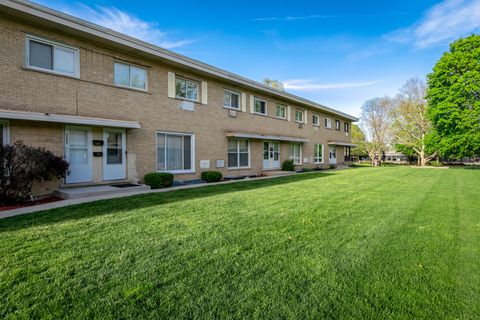 A home in Mount Prospect