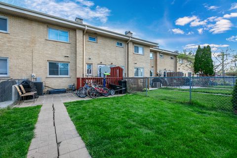 A home in Mount Prospect