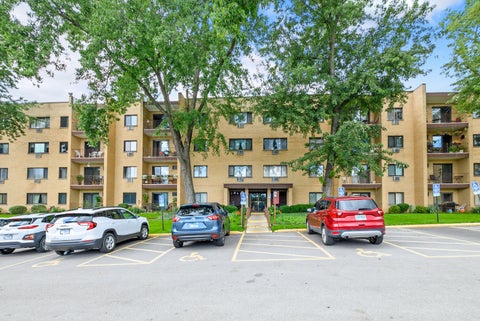 Tiny photo for 6670 S Brainard Avenue #404, Countryside, IL 60525 (MLS # 12699121)