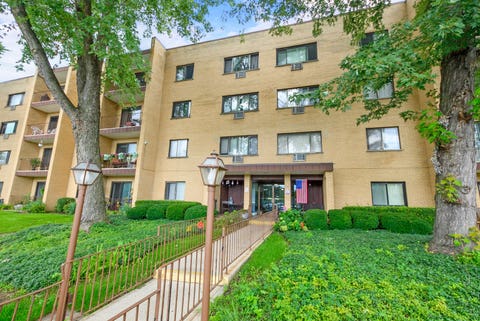 Photo of 6670 S Brainard Avenue #404, Countryside, IL 60525 (MLS # 12699121)