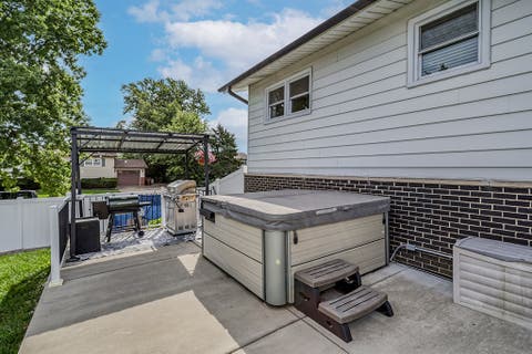 Tiny photo for 5814 Essex Road, Oak Forest, IL 60452 (MLS # 12735594)