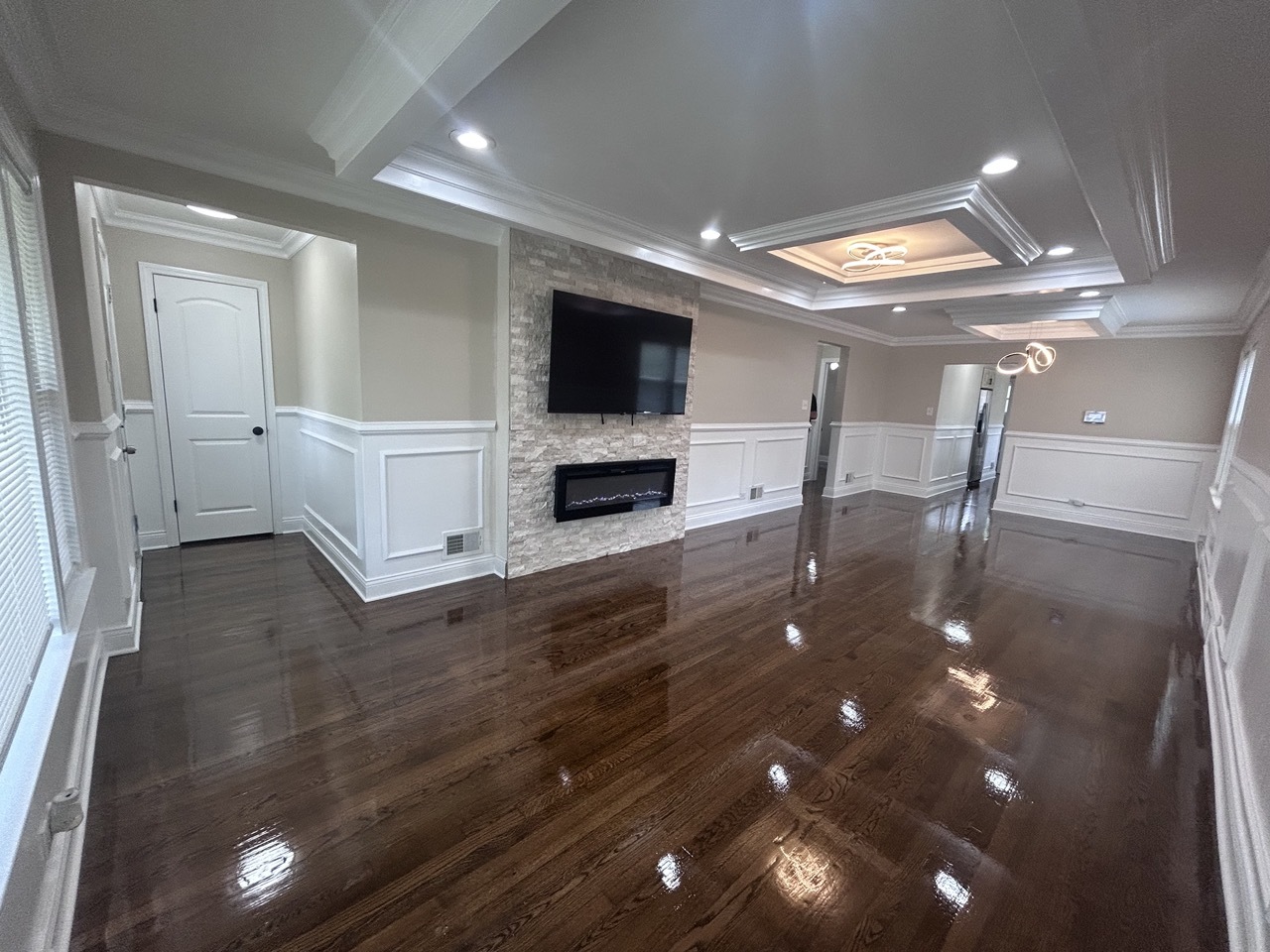 12211 S Lafayette Avenue