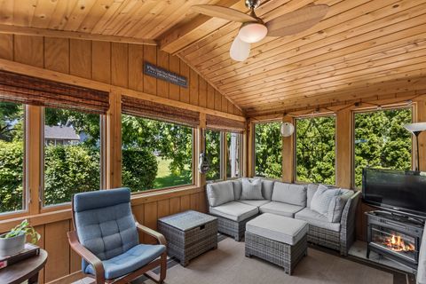 Tiny photo for 586 N Garfield Boulevard, Grayslake, IL 60030 (MLS # 12693098)