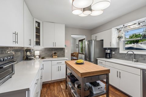 Tiny photo for 586 N Garfield Boulevard, Grayslake, IL 60030 (MLS # 12693098)