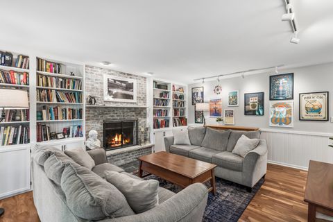 Tiny photo for 586 N Garfield Boulevard, Grayslake, IL 60030 (MLS # 12693098)