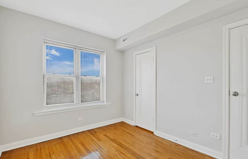 7150-52 S Cornell Avenue