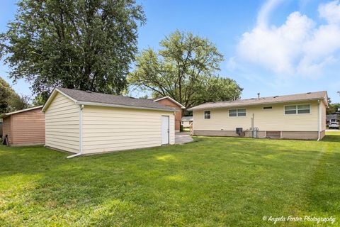 Tiny photo for 4420 Clearview Drive, McHenry, IL 60050 (MLS # 12404591)