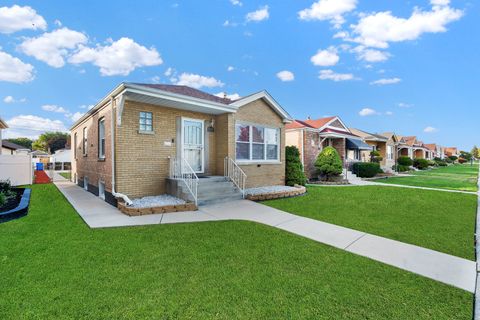 8232 S Sacramento Avenue Chicago IL 60652