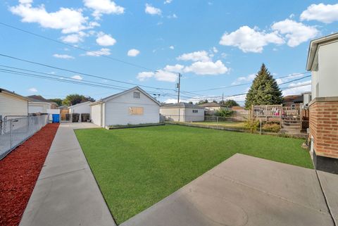 Tiny photo for 8232 S Sacramento Avenue, Chicago, IL 60652 (MLS # 12506810)