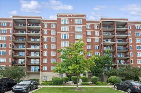 Photo of 5555 N CUMBERLAND Avenue #710, Chicago, IL 60656 (MLS # 12706493)