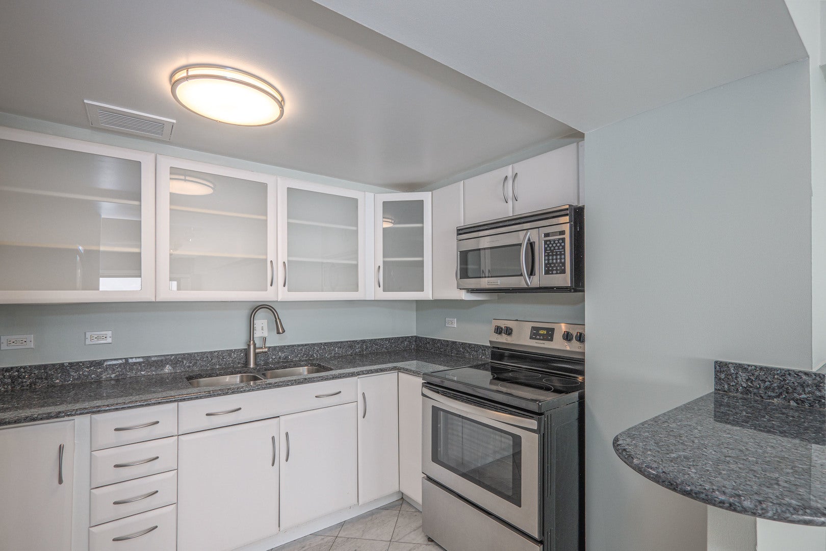175 E Delaware Place 7207