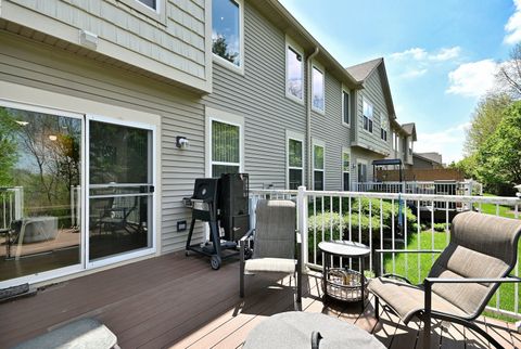 Tiny photo for 967 Oak Ridge Boulevard, Elgin, IL 60120 (MLS # 12629262)