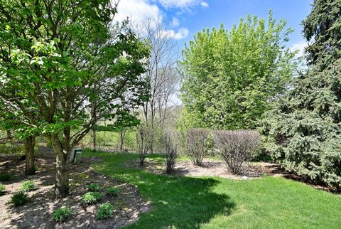 Tiny photo for 967 Oak Ridge Boulevard, Elgin, IL 60120 (MLS # 12629262)