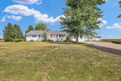 Photo of 970E CO RD 600N Road, Arcola, IL 61910 (MLS # 12468077)