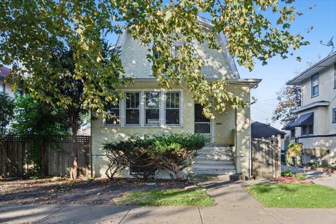 Tiny photo for 909 Wenonah Avenue, Oak Park, IL 60304 (MLS # 12780849)