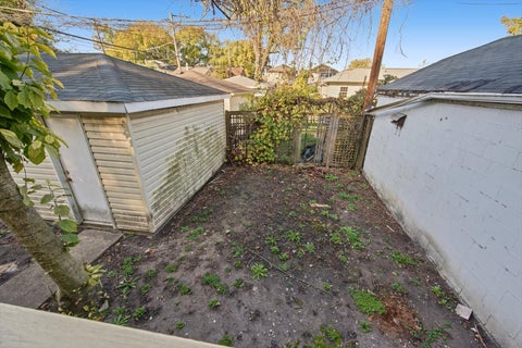 Tiny photo for 909 Wenonah Avenue, Oak Park, IL 60304 (MLS # 12780849)