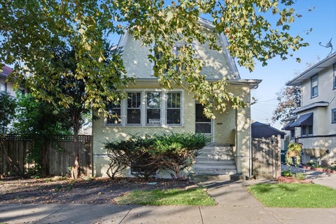 Tiny photo for 909 Wenonah Avenue, Oak Park, IL 60304 (MLS # 12780849)