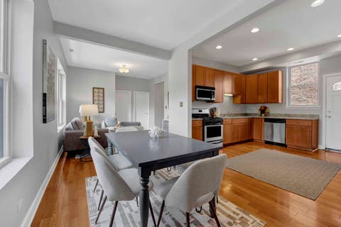 Tiny photo for 1457 W Thome Avenue #2, Chicago, IL 60660 (MLS # 12704268)