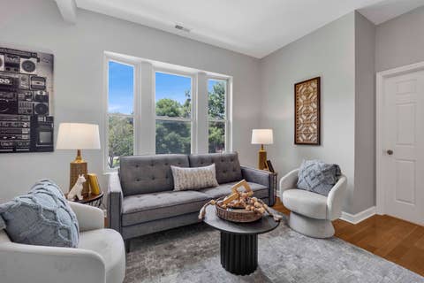 Tiny photo for 1457 W Thome Avenue #2, Chicago, IL 60660 (MLS # 12704268)
