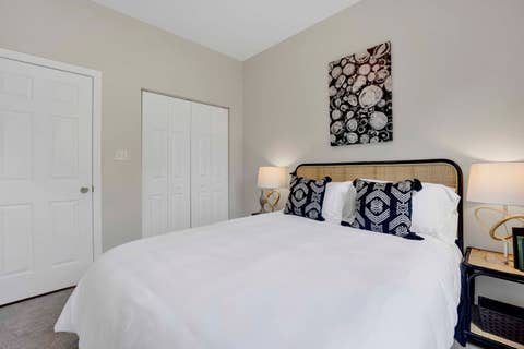 Tiny photo for 1457 W Thome Avenue #2, Chicago, IL 60660 (MLS # 12704268)