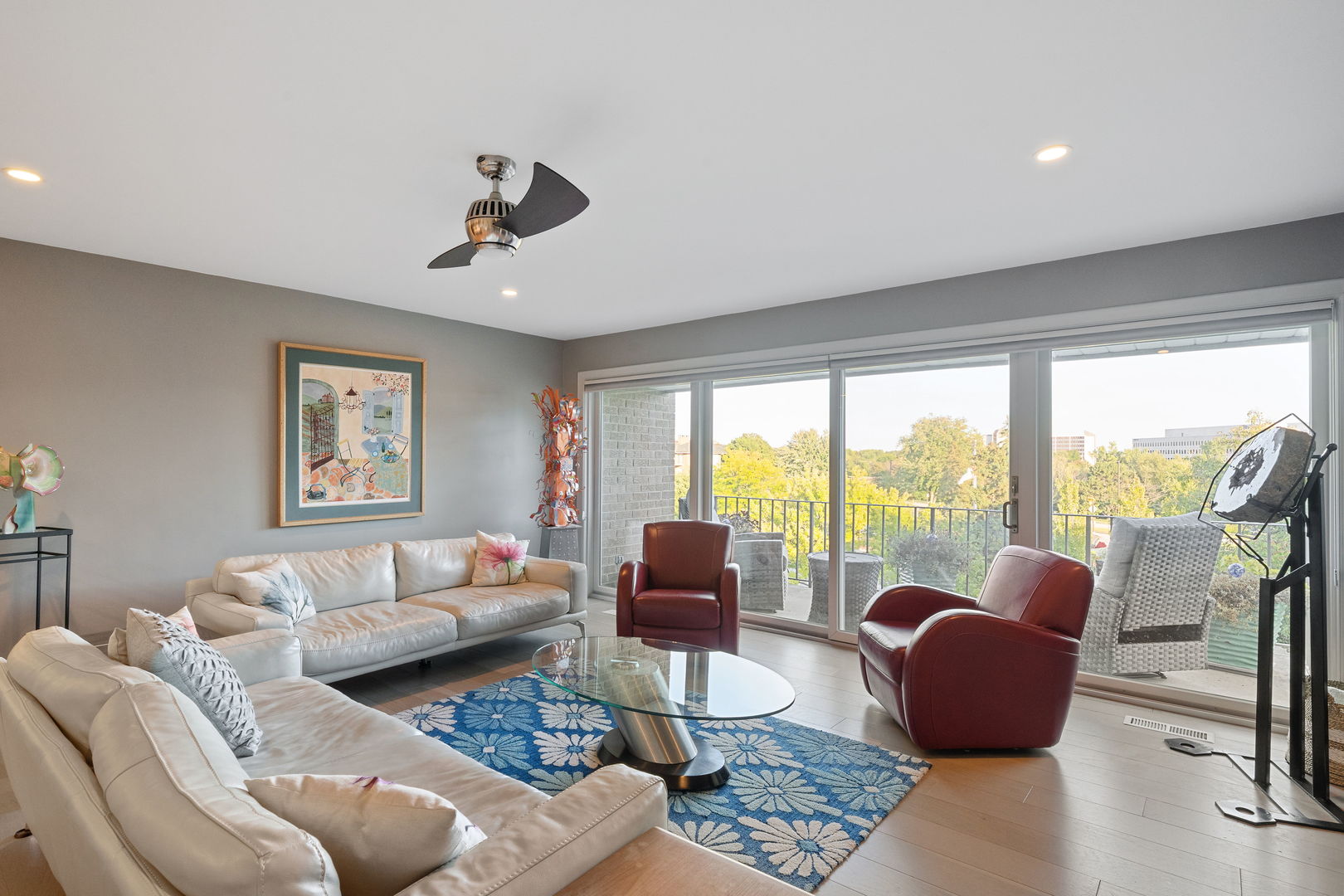 1 Oak Brook Club Drive A301