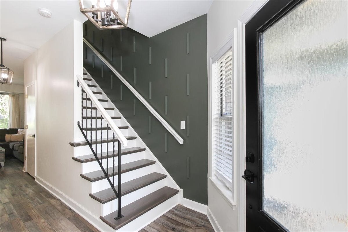 1335 Cranbrook Court