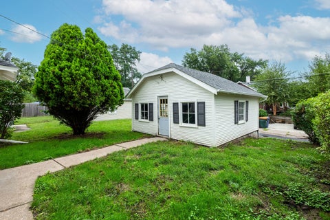 Tiny photo for 660 E Colorado Street, Davenport, IA 52803 (MLS # 12767253)