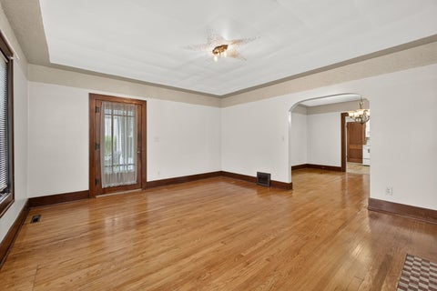 Tiny photo for 660 E Colorado Street, Davenport, IA 52803 (MLS # 12767253)
