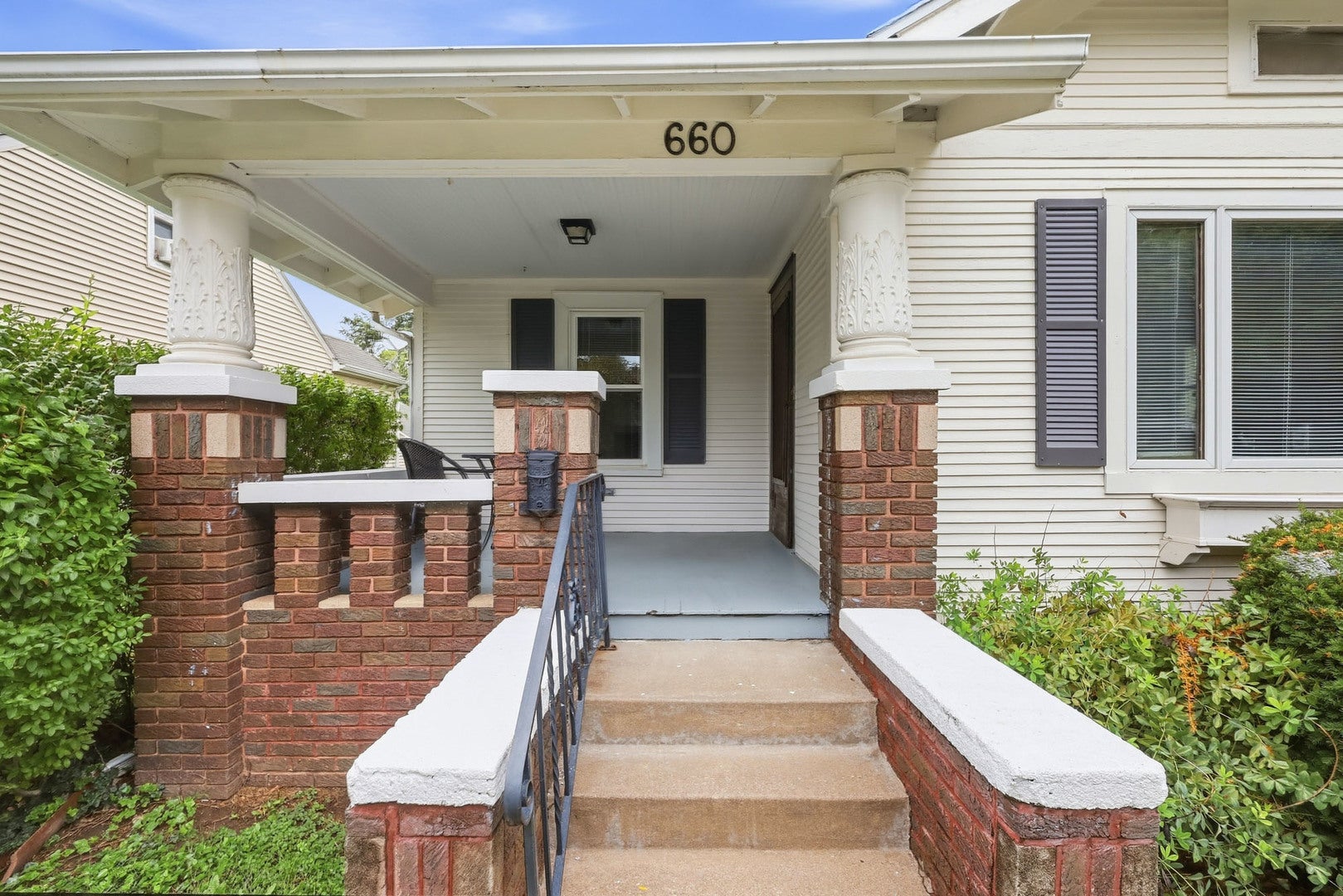660 E Colorado Street
