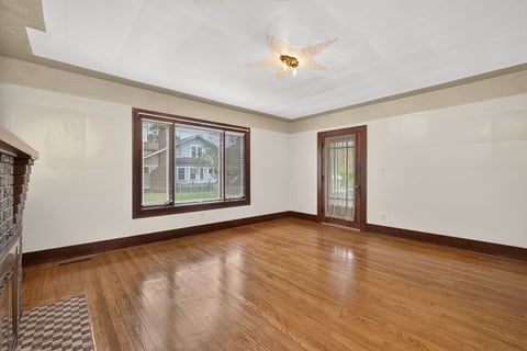 Tiny photo for 660 E Colorado Street, Davenport, IA 52803 (MLS # 12767253)