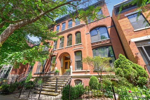 Photo of 820 W Webster Avenue #2W, Chicago, IL 60614 (MLS # 12672735)