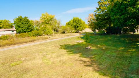 8533 N 1900 East Road Bloomington IL 61705