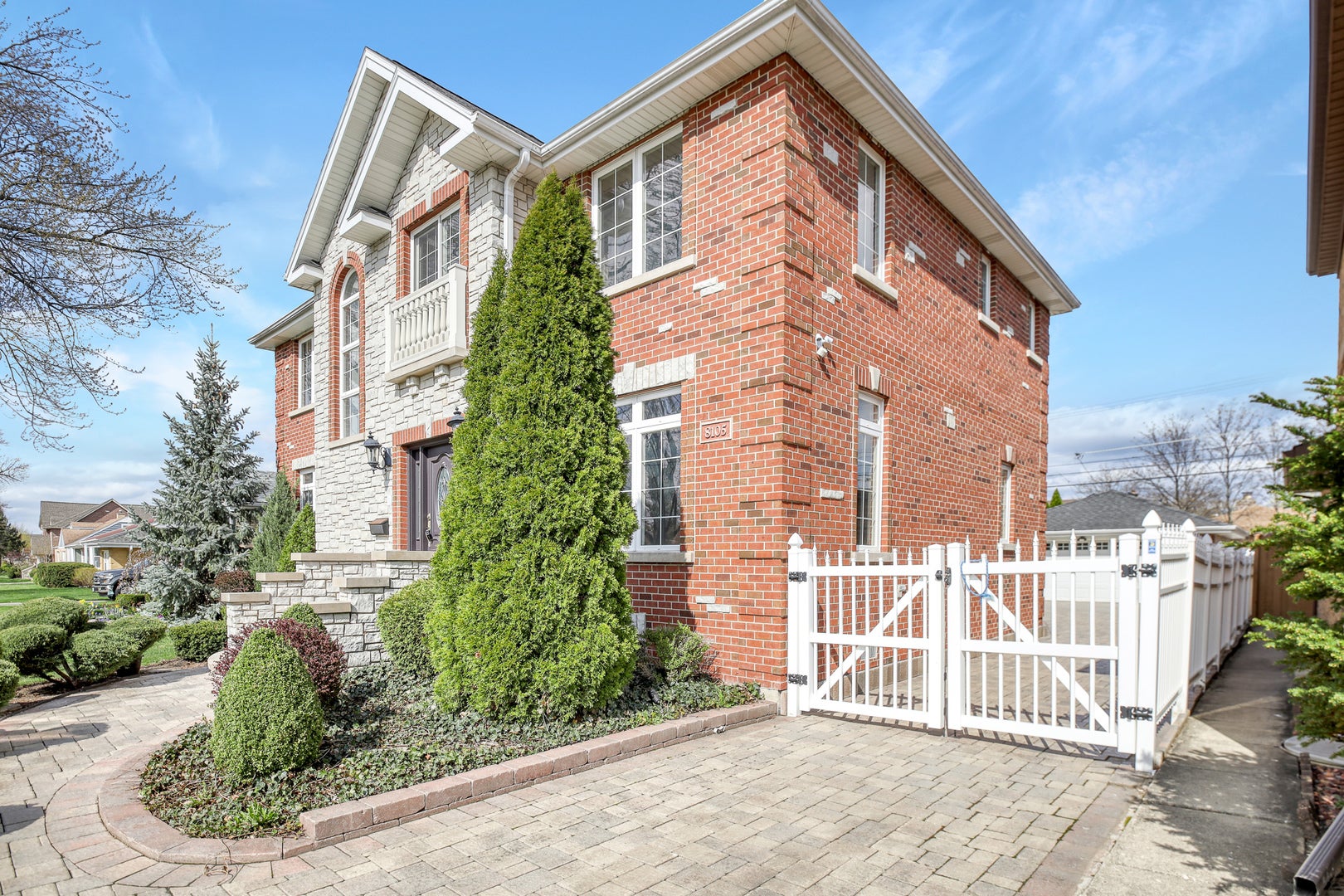 8105 N Oconto Avenue - Photo 2