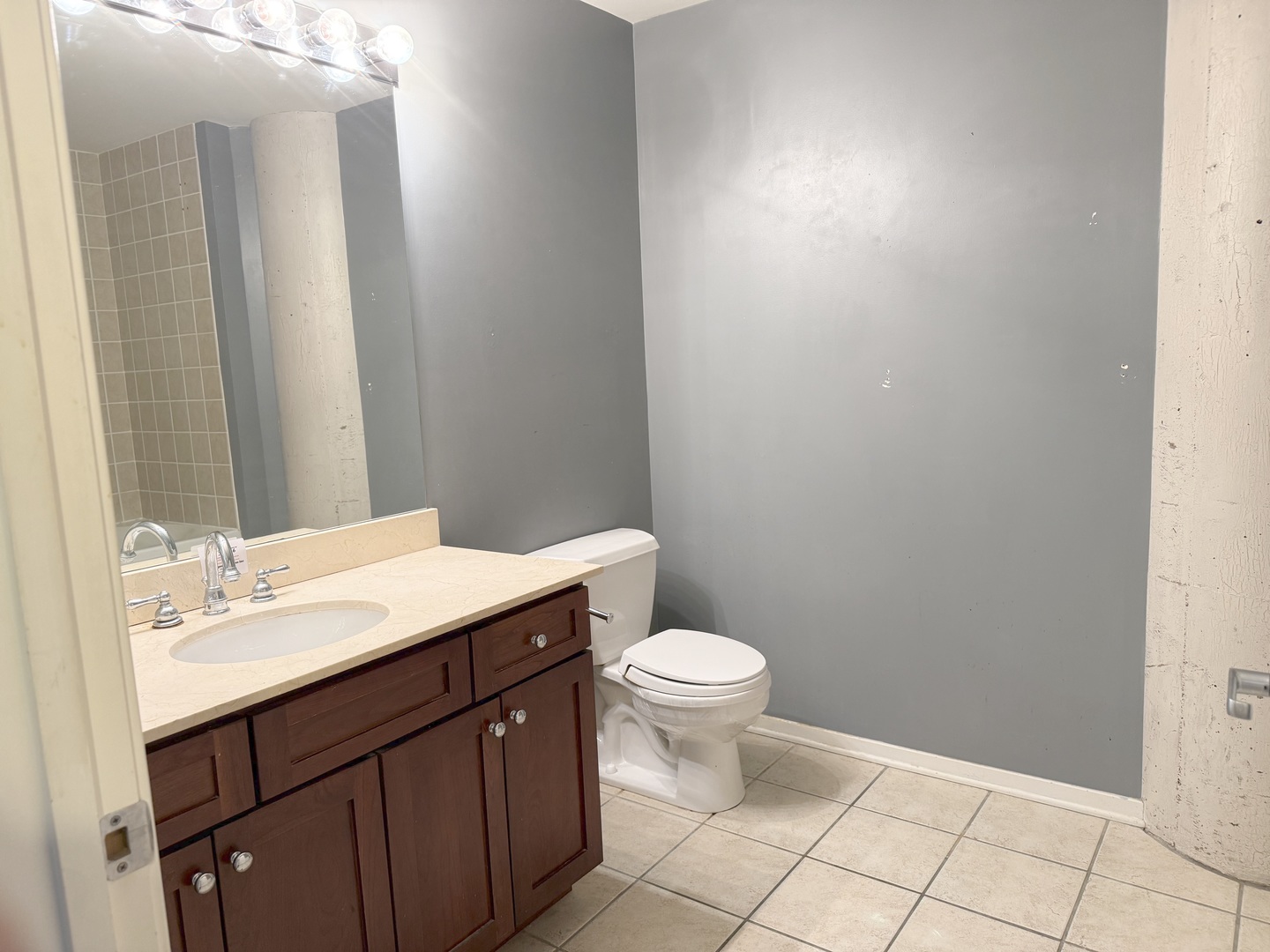 1525 S Sangamon Street 414