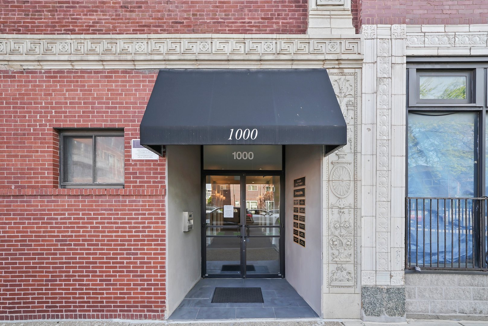 1000 N Milwaukee Avenue 100