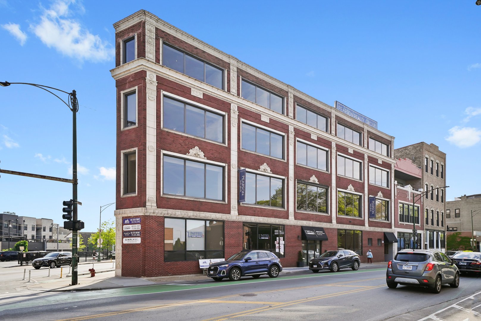 1000 N Milwaukee Avenue 100