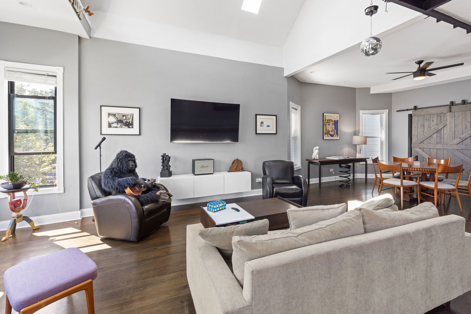 2528 N FAIRFIELD Avenue