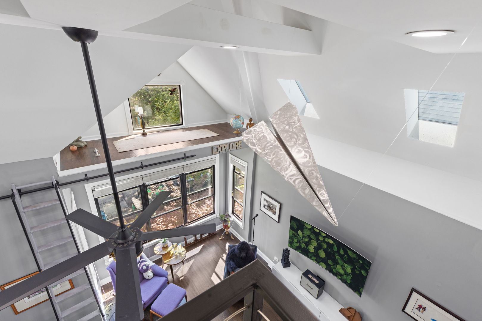 2528 N FAIRFIELD Avenue