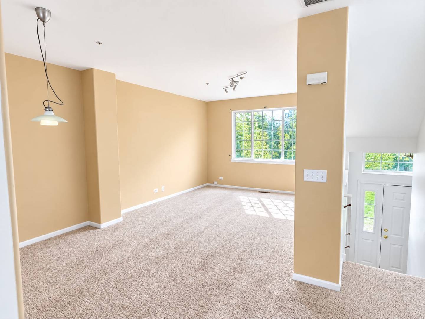 93 Cantal Court - Photo 2