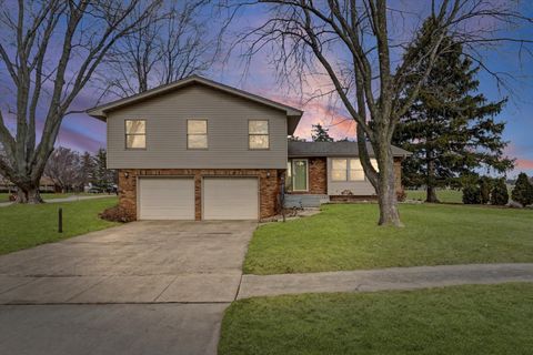 Photo of 3120 Moraine Drive, Champaign, IL 61822 (MLS # 12559073)